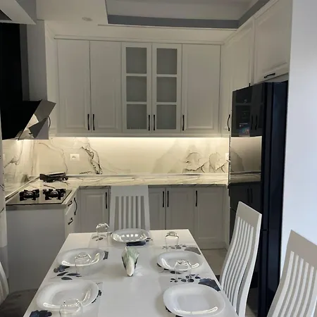 Mete Apartment's アパート コルチャ