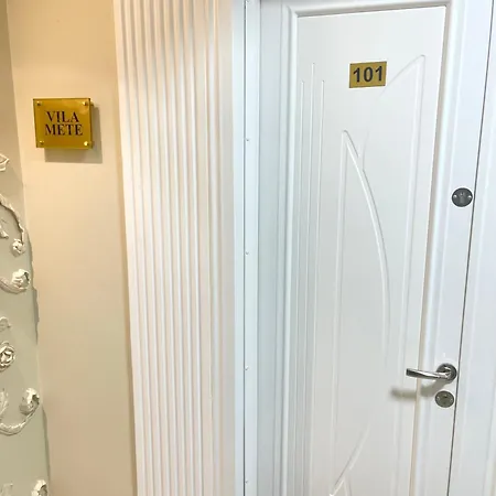 Mete Apartment's *